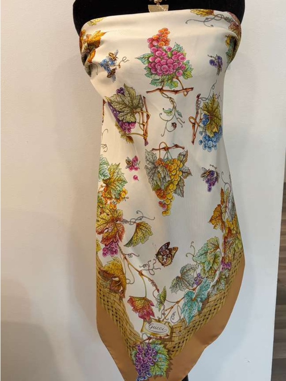Gucci Silk Scarf Floral Butterfly Cream Hand Rolled - Picture 7 of 12